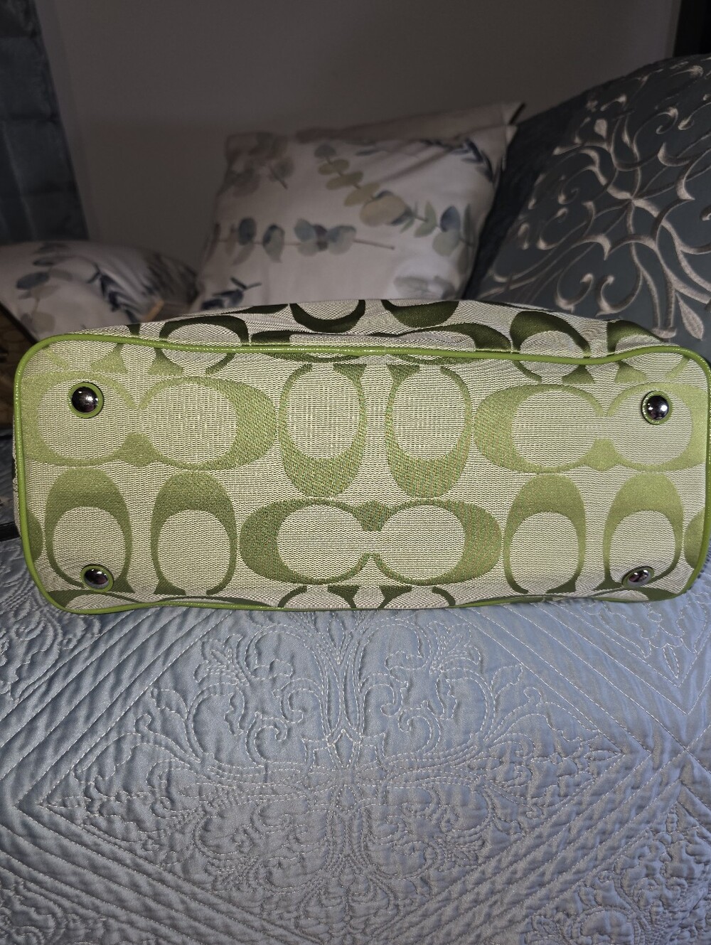 Green Signature Pattern Tote Bag - Picture 6 of 11